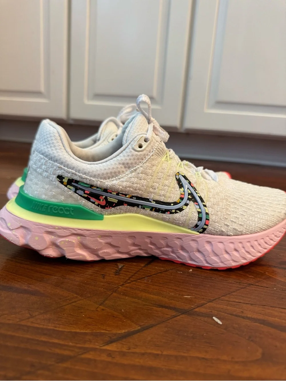 Nike- Infinity React 3 Road Running Shoes. Confetti. Size 9